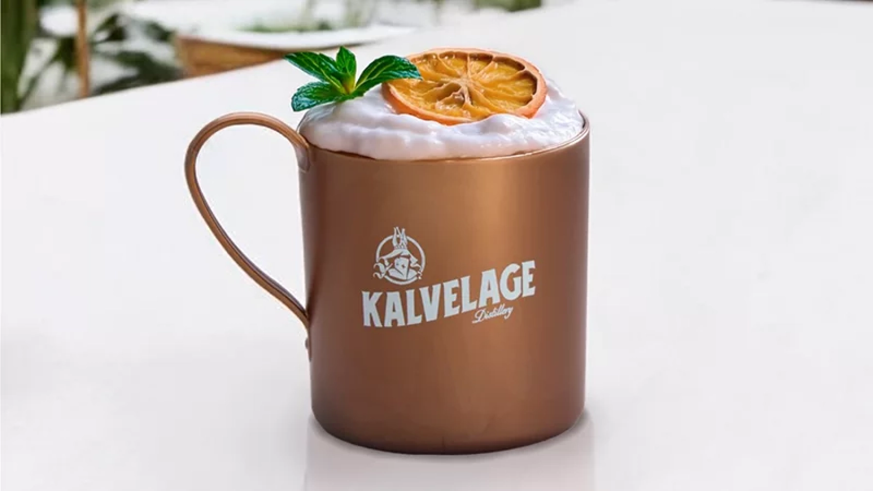 As Melhores Bebidas Destiladas para Impressionar nos Coquetéis com os Amigos